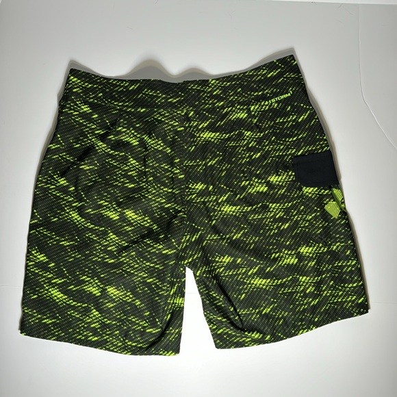 Under Armour Reblek Storm1 Board Swim Shorts Black and Neon Green Men’s Size 36 - Picture 2 of 11